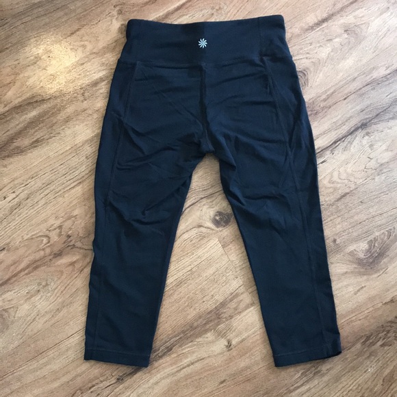 ATHLETA BLACK CROPPED LEGGINGS - Picture 4 of 4